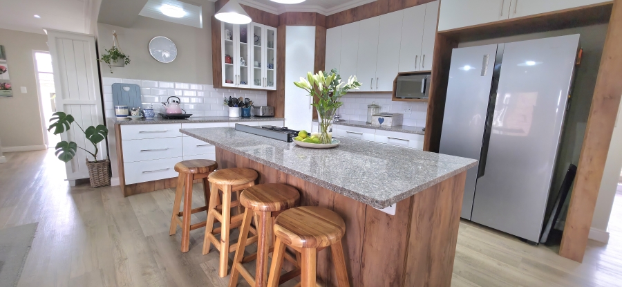 4 Bedroom Property for Sale in Monte Christo Western Cape